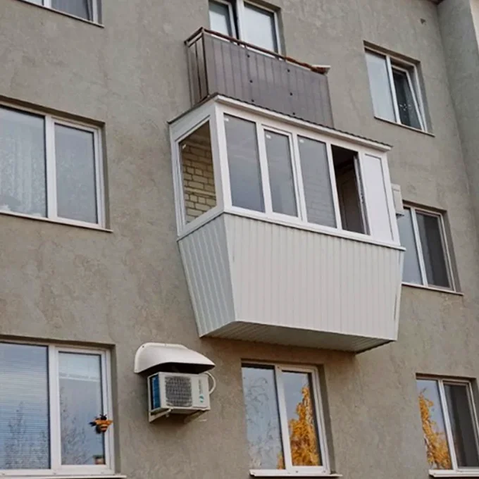 Остекление балкона "с выносом"